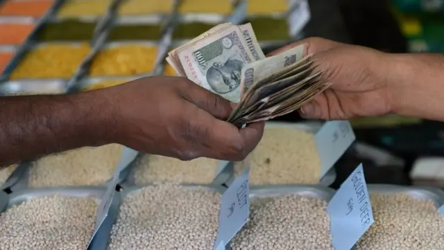 सीएसओ के अनुसार सालाना आधार पर जीडीपी की ग्रोथ रेट में गिरावट आई है.