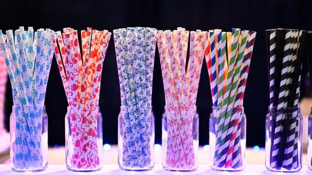 Recipientescasino 1 euro deposit bonusvidro contendo canudoscasino 1 euro deposit bonuspapel coloridos com diferentes estampas