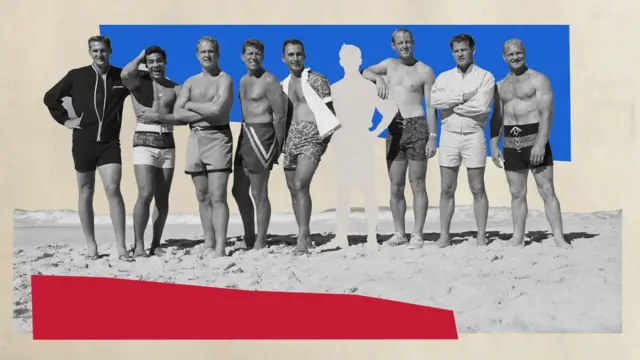 Collage de un grupo de hombres en blanco y negro en las playa, en grupo, pero con la silueta de uno de ellos, vacía, en el centro. 