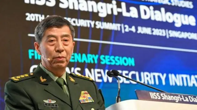 షాంగ్రి-లా డైలాగ్లో మాట్లాడుతున్న చైనా రక్షణ మంత్రి లీ షాంగ్ఫు