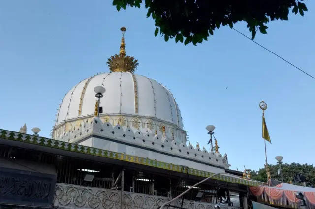 রাজস্থানের আজমিরস্থিত খাজা মইনুদ্দিন চিস্তির দরগাহ।