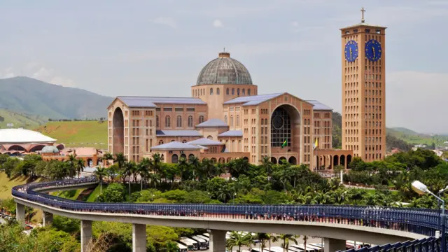 Foto da Basílica de Nossa Senhora Aparecida.