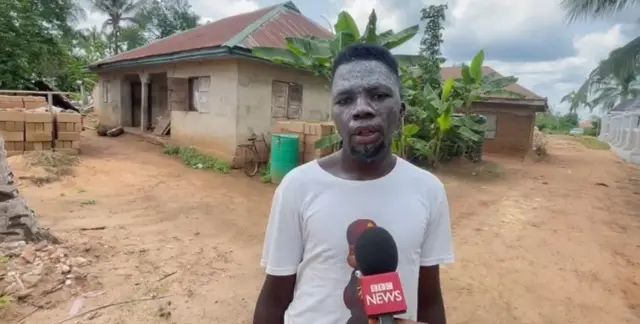 Ifeanyi Obu bụ onye ezinaụlọ Onyeka Nwaobu. O kwuru na Onyeka Nwaobu napụrụ ya ala ya n'ike ma rụọ ụlọ na ya.