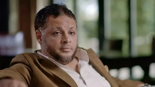 NHS қон томир жарроҳи, доктор Тавфиқ Умар, Ғазодан қайтиб келди ва у ердаги шифохоналар ёрдам жойлари яқинида отилган одамлар билан тўлиб-тошганини айтди