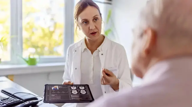 बिरामीसँग चिकित्सक