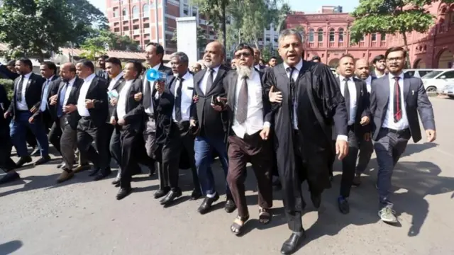 আইনজীবীদের মিছিল