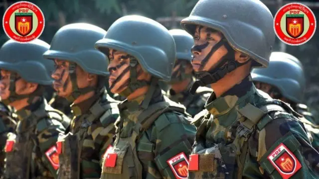 အမှတ် ၁ စစ်ဒေက တပ်ဖွဲ့ဝင်တချို့ (ပုံဟောင်း)