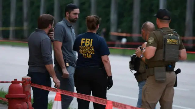 ट्रंप पर एक और हमले के प्रयास की जांच करते अधिकारी