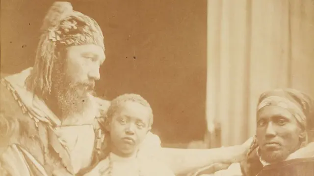  ልኡል አለማየሁ ምስ ካፒቴን ስፒዲን ሓደ ሰብኣይን