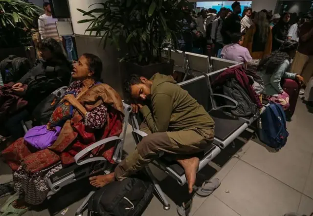 જેટ ઍરવેઝ, કિંગફિશર, ગોઍર, ભારતીય ઍરલાઇન્સ, ઇન્ડિગો, ફ્લાઇટ, વિમાન, ઇન્ડિગોનું સંકટ, એવિયેશન, હવાઈ મુસાફરી, બીબીસી ગુજરાતી, અમદાવાદ, ગુજરાત, દિલ્હી