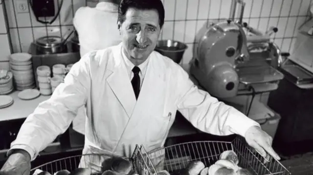 بریل و خانواده‌اش پس از جنگ، ساندویچ‌فروشی بسیار محبوبی را در اوترخت افتتاح ‌کردند