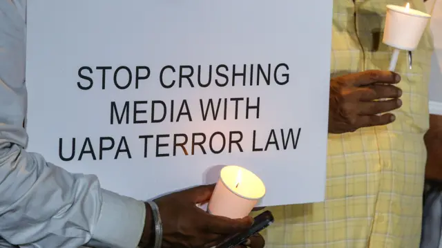 न्यूज़क्लिक पर रेड के बाद विरोध प्रदर्शन