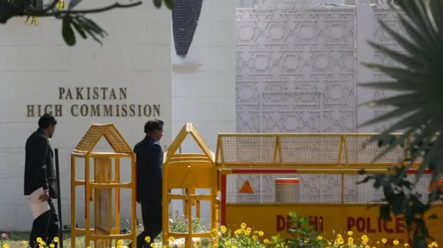 பாகிஸ்தான் சென்ற இந்தியப் பெண்