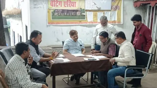  भोपाळ जिल्हा कार्यालयातील बीएलओ बैठक. (संग्रहित छायाचित्र)