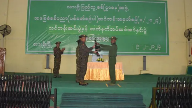 လားရှိုးမှာပြည်သူ့စစ်တွေကို လက်နက်တပ်ဆင်