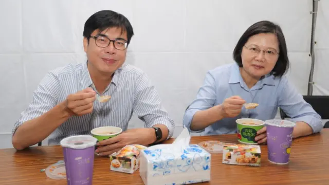 陈其迈（左）与蔡英文共膳（陈其迈Facebook专页图片）