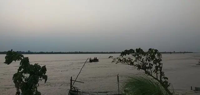 नवलपरासी पश्चिममा नारायणी नदी