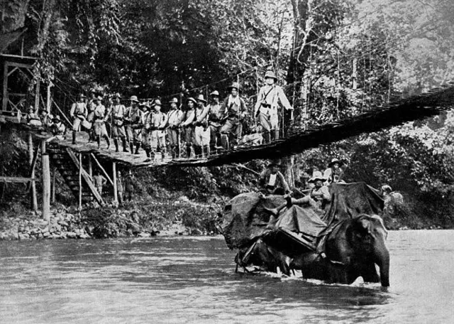 Perang Aceh, juga dikenal sebagai Perang Belanda atau Perang Infidel (1873-1914), adalah konflik militer bersenjata antara Kesultanan Aceh dan Belanda yang dipicu oleh diskusi antara perwakilan Aceh dan Inggris di Singapura selama awal 1873. 