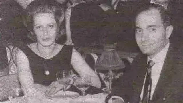 جیکس بیٹن (یا رفعت جمال) اور ان کی بیوی والٹروڈ بیٹن اپنی شادی کے بعد