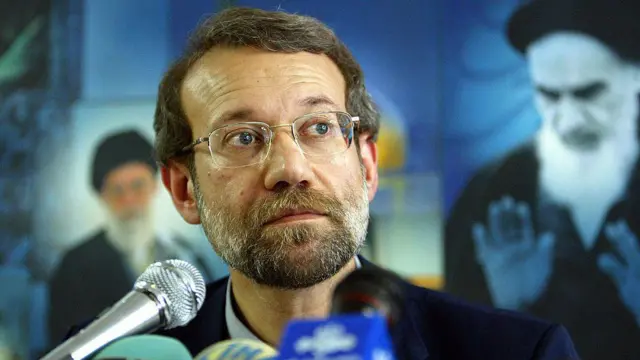 Лариджани на пресс-конференции в 2005 году