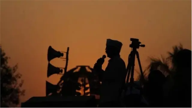 આમ આદમી પાર્ટીના વડા અરવિંદ કેજરીવાલ પણ ત્રણ વખત દિલ્હીના મુખ્યમંત્રી બની ચૂક્યા છે. તાજેતરમાં પંજાબમાં તેમની પાર્ટીની જીત થઈ છે