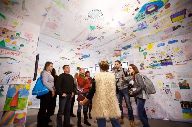 "Палац не-дитячих казок" зсередини