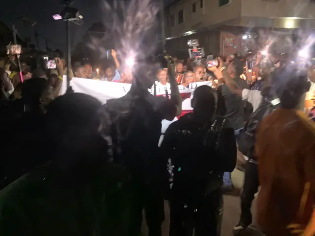 Awọn ẹbi, ara ati ojulumọ ṣe ayẹyẹ idagbere abẹla titan fun Adukẹ Gold