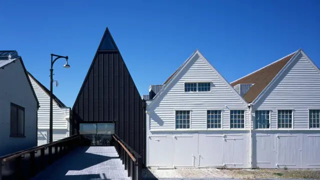 Centro para visitantes en el histórico astillero de Chatham