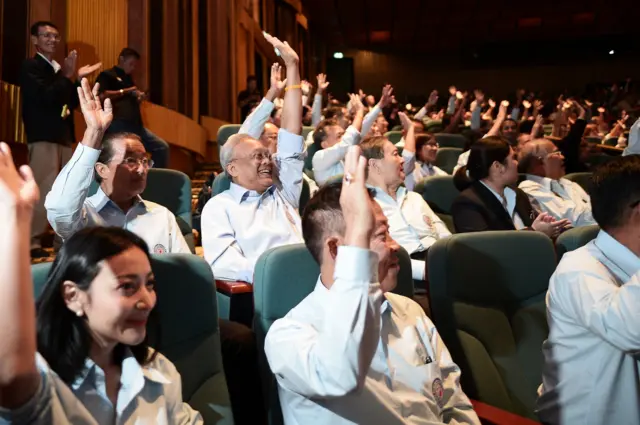 สุเทพ เทือกสุบรรณ