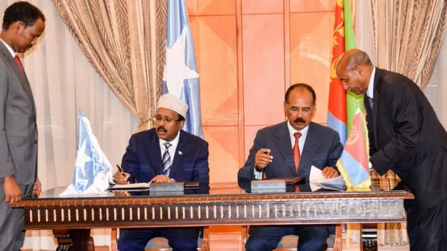 ፕረዚደንት መሓመድ ፋራማጆን ፕረዚደንት ኢሳይያስ ኣፈወርቂን ስምምዕ እናፈረሙ