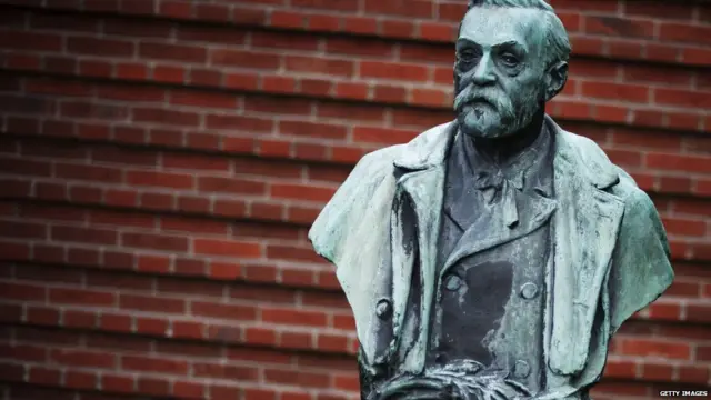 ਸਵੀਡਸ਼ ਵਿਗਿਆਨੀ ਅਲਫਰੇਡ ਨੋਬਲ ਦਾ ਬੁੱਤ