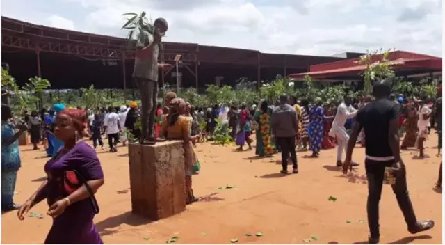 aworan bi awọn olujọsin se fẹhonuuhan