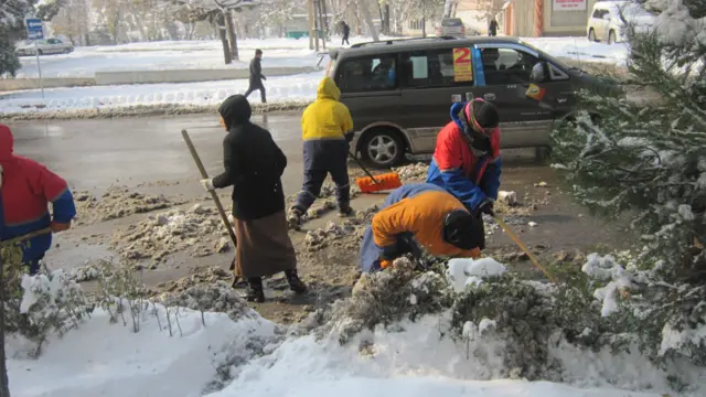 اولین برف زمستانی در دوشنبه پایتخت تاجیکستان