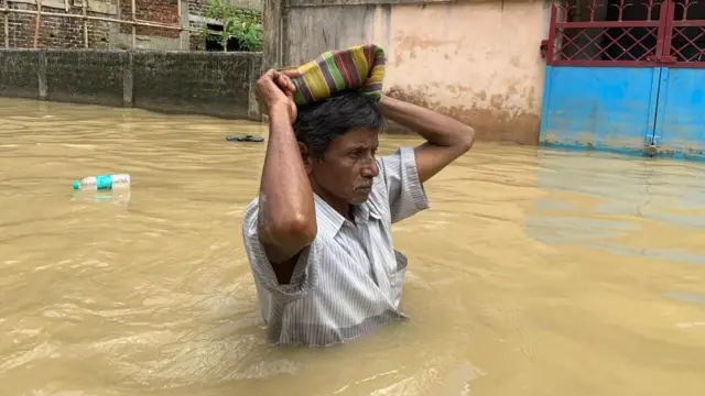 सिलचर में बाढ़ की स्थिति