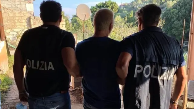 Mastini kimliğini gizlemek için saçlarını sarıya boyadı