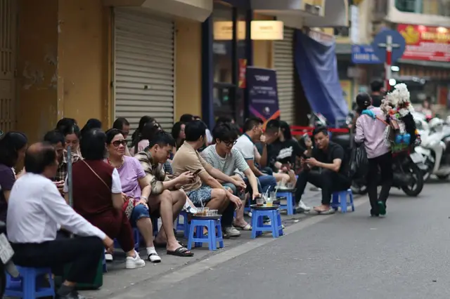 Một nghị quyết mới ra đời có hiệu lực quá nhanh có thể sẽ "gây sốc" cho người dân và doanh nghiệp. 