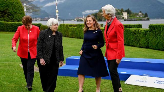 Очільниця МВФ Крісталіна Георгієва, міністерки фінансів США й Канади Джанет Єллен і Христя Фріланд, а також президентка європейського центробанку Крістін Лагард на зустрічі “Сімки” на березі італійського Лаго-Маджоре 24 травня 2024 року