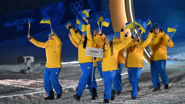 украинская делегация на открытии ОИ-2026