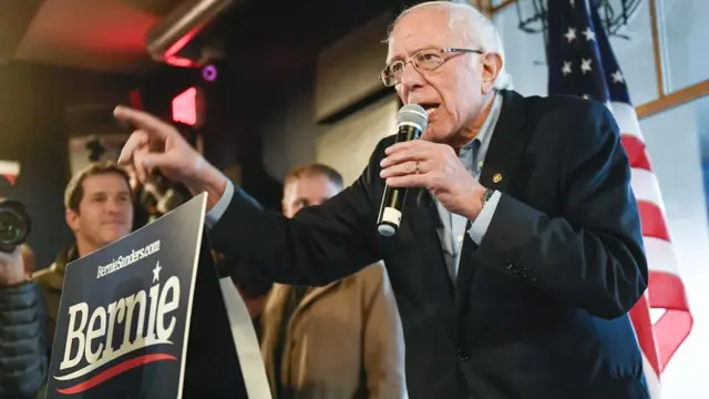 آخرین نظرسنجی ها در آیووا سناتور سندرز را در صدر نشان می دهد