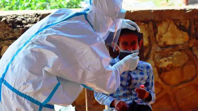 कोभिड परीक्षण