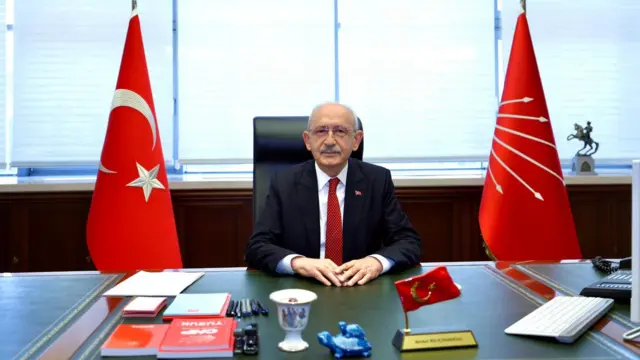 CHP hesaplarından paylaşılan mesajlarda, Kemal Kılıçdaroğlu'nun Genel Merkez'de çalışmalarına başladığı bildirildi.