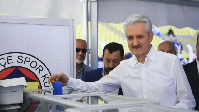 Mehmet Ali Aydınlar, 2018'deki seçimde oy kullanırken