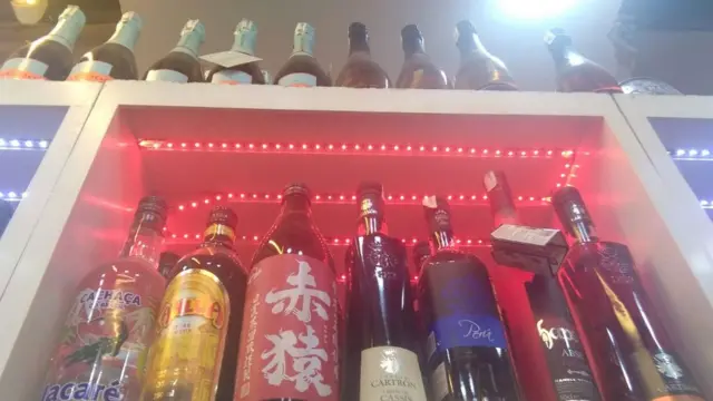 ఖరీదైన మద్యం బాటిళ్లు