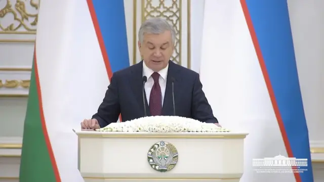 Prezident Mirziyoyev nutq so‘zlamoqda