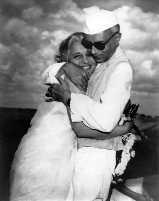 जवाहरलाल नेहरू और विजयलक्ष्मी पंडित