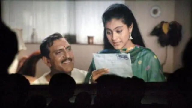 'दिलवाले दुल्हनिया ले जायेंगे' 1995 साली रिलीज झाला होता आणि हिट ठरला होता, व्हॅलेंटाईन डेला हा चित्रपट पुन्हा रिलीज करण्यात आला.