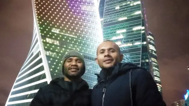 Ones dan Rex Rumabar, mahasiswa Papua yang mendapat beasiswa di Moscow.
