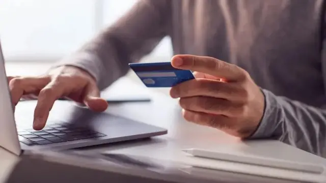 دھوکہ، واٹس ایپ