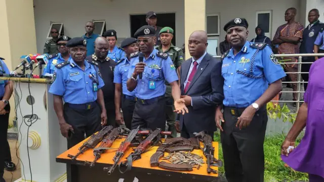 Alamutu ati awon olopaa re