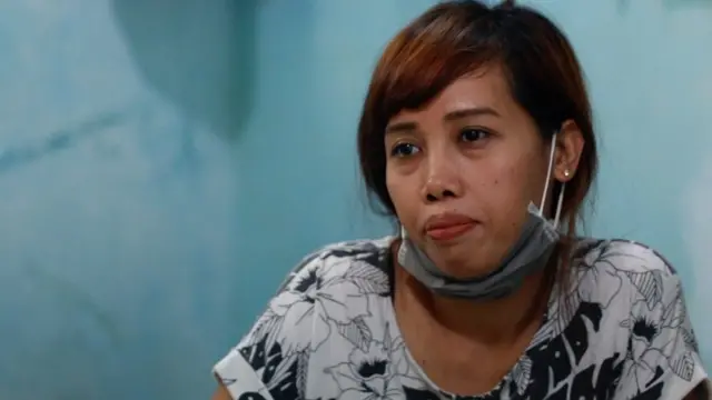 Sumi, a maid who has lost her job